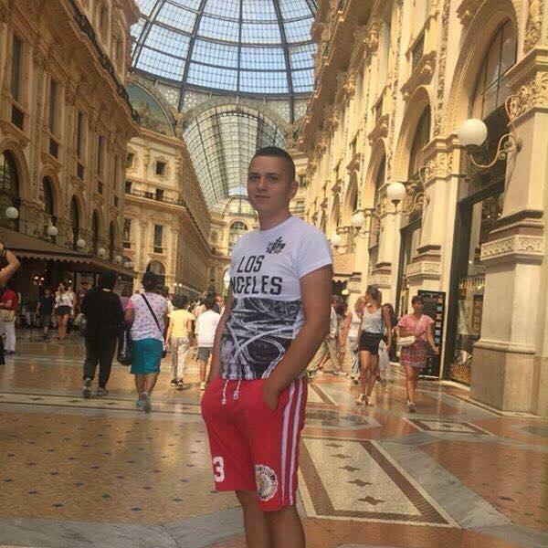 11885310_896320763796006_422191636175788