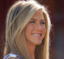 220px-JenniferAnistonHWoFFeb2012.jpg.c881e6b8bb5d78990748ac110d0eb212.jpg