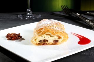 strudel_cu_branza_de_vaci.jpg.d8fa69e719317fec6cbf3a1cfbb4bb3f.jpg