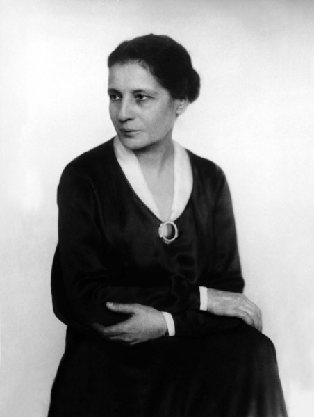 25 Lise Meitner.jpg